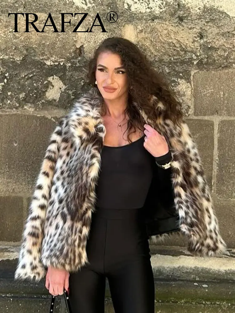 TRAFZA 2024 Woman Lapel Long Sleeves Side Pockets Casual Coat Women Winter Leopard Print Faux Fur Loose Slim Warm Coat Mujer