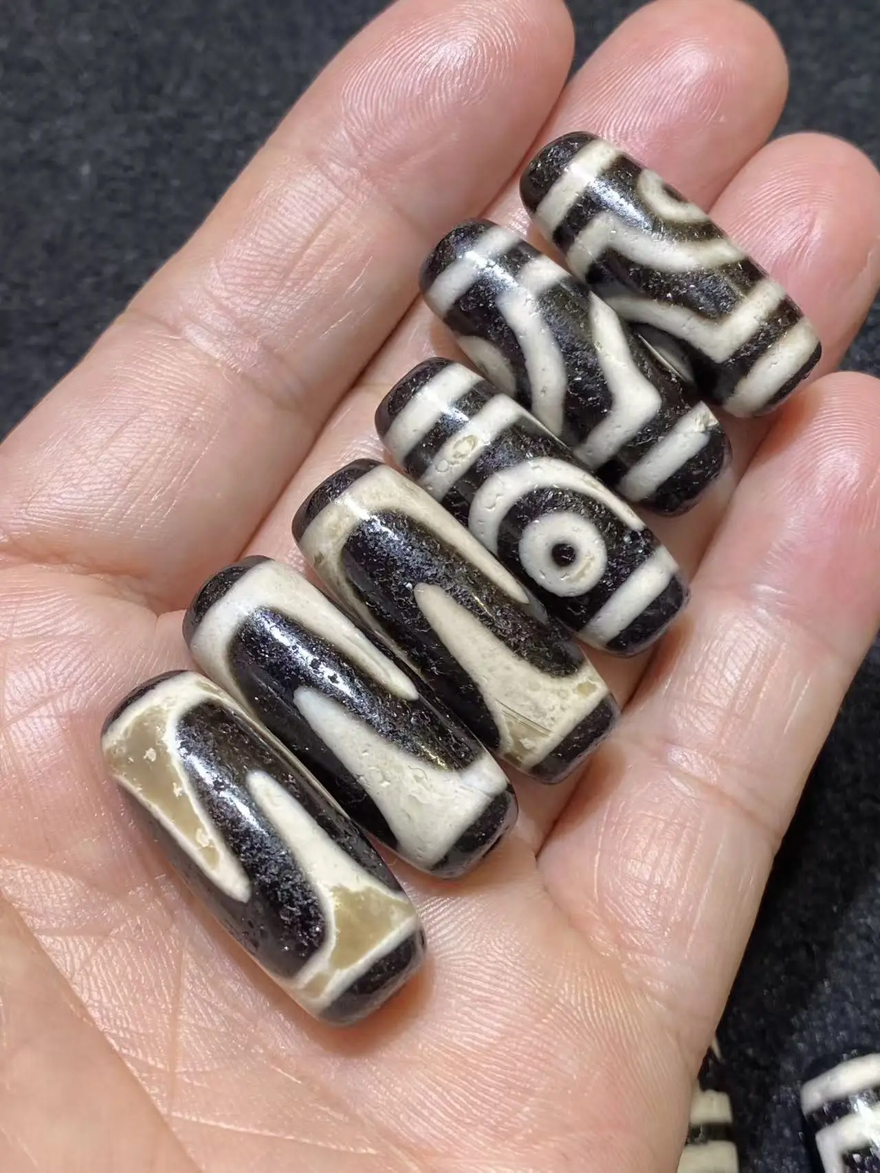 50pcs/lot Direct manufacturer source for Dzi bead wholesale high cost-performance three-color barrel beads weathered patina dzi