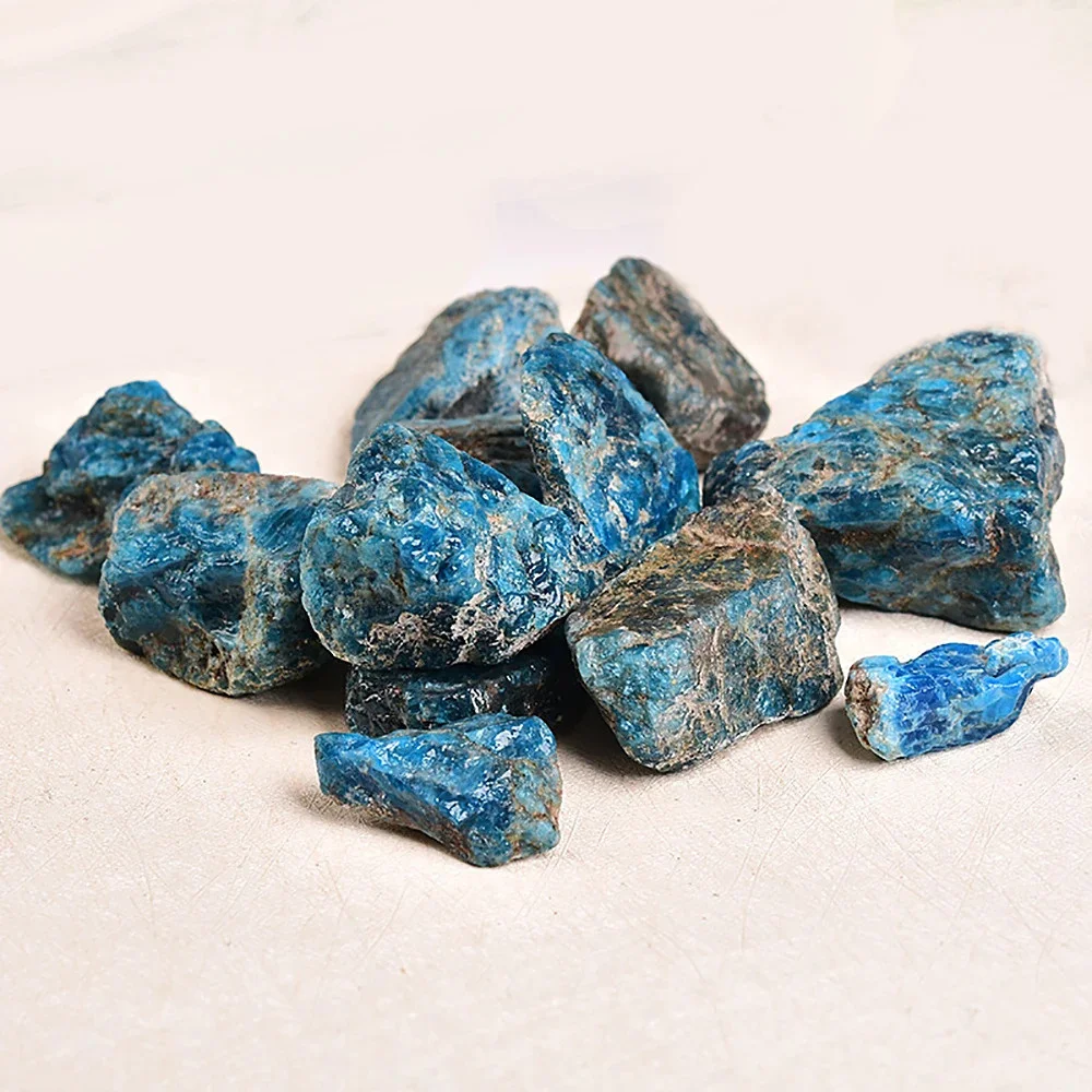 100% natural primário azul apatita minério grosso cristal cascalho mineral irregular decorativo cristal ornamentos de pedra bruta