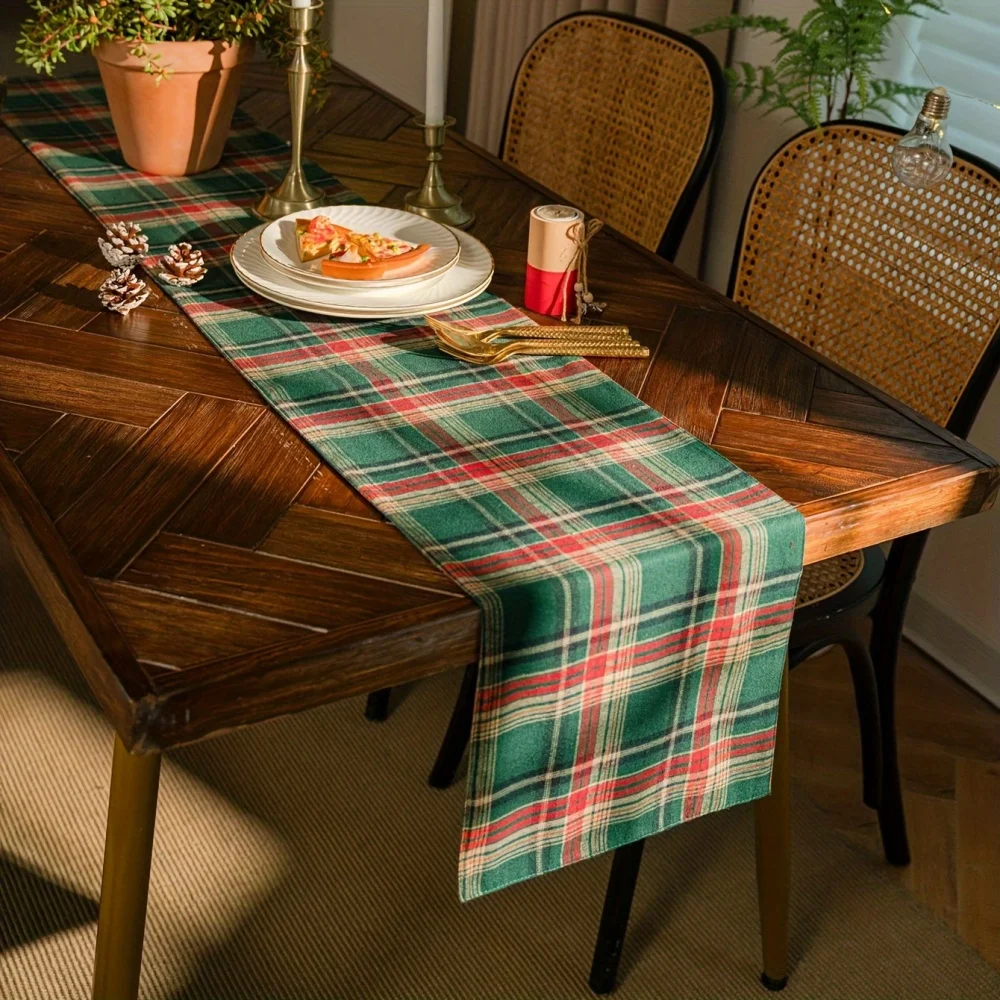 1pc Festive Green Gradient Plaid Table Runner - Christmas & Holiday Decor, Perfect for Christmas and Winter Celebrations