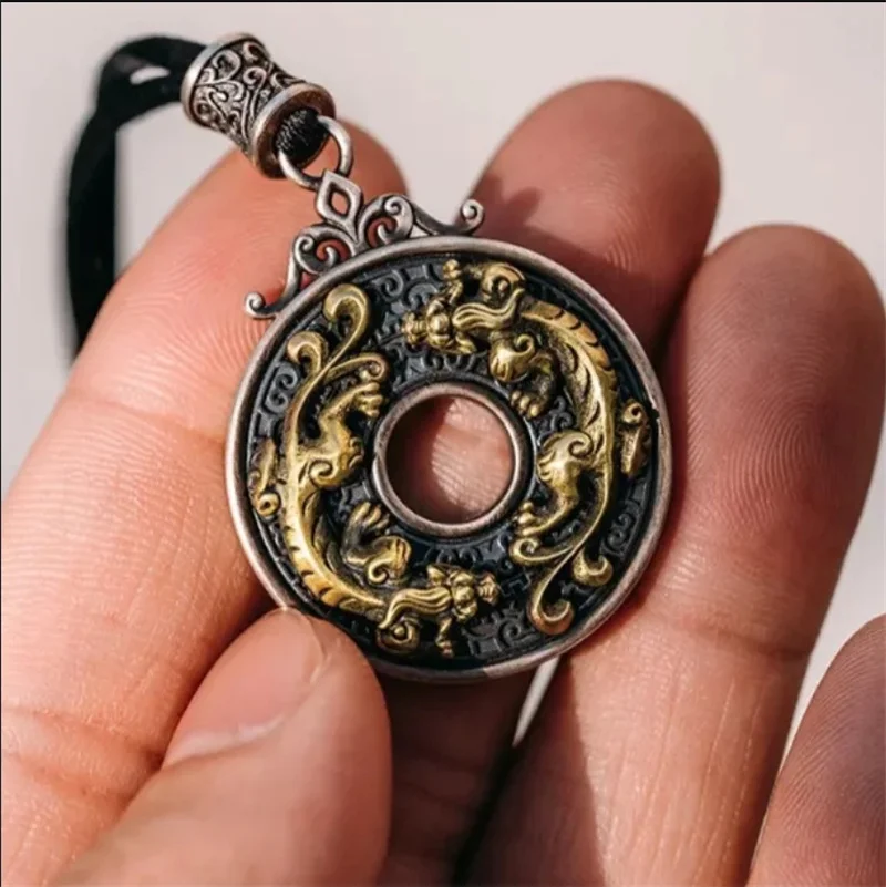 Vintage Relief Divine Beast Pixiu Pendant Men Jewelry Retro Gold Collision Aniaml Design Male Choker Necklace Chain Accessories