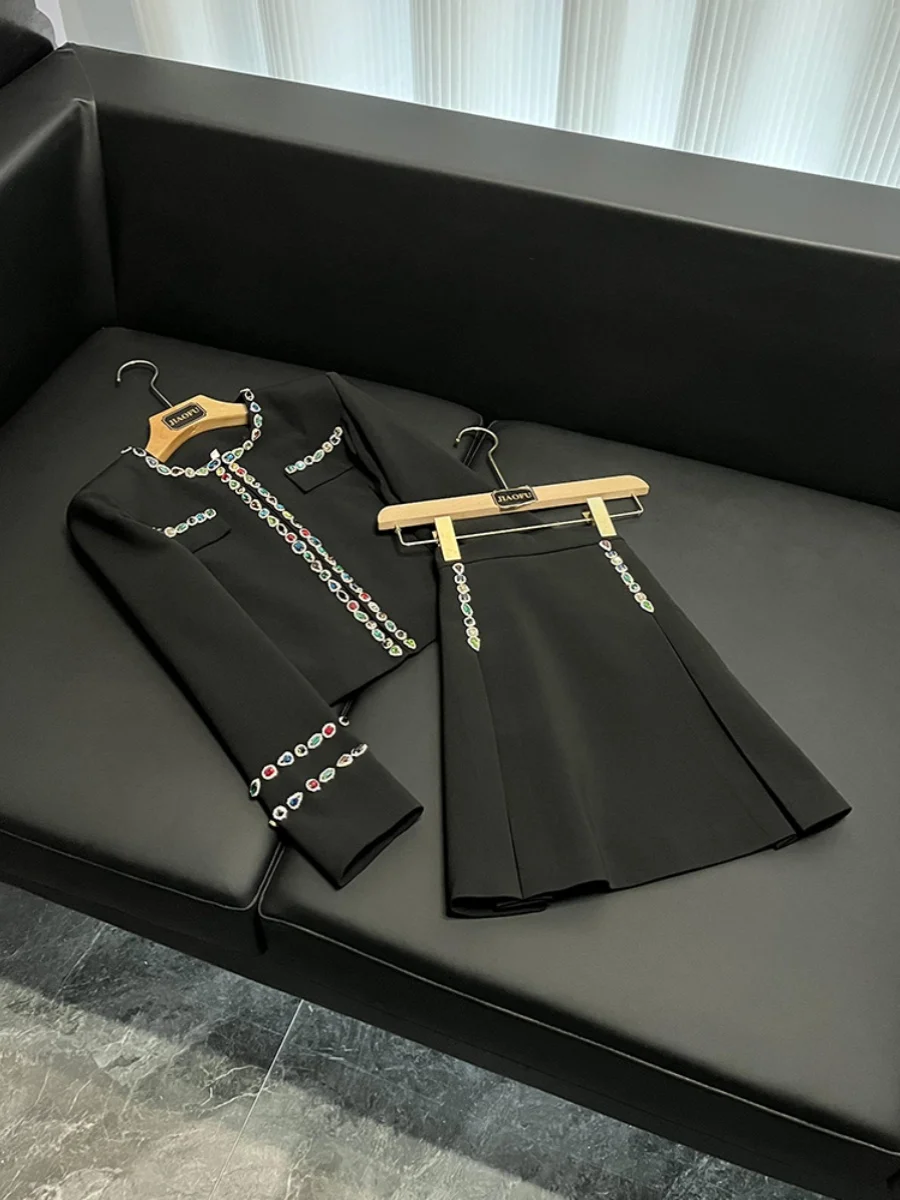 

Faionable Heavy Embellied Jaet Юбка Комплект с ромбовидной встроенной костюм знаменитостей из двух предметов Женская одежда в стиле поездок на работу