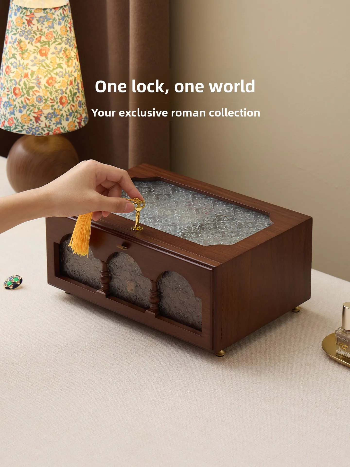 YFY wooden jewelry box with lock, retro light luxury high-value jewelry storage box, wedding gift.