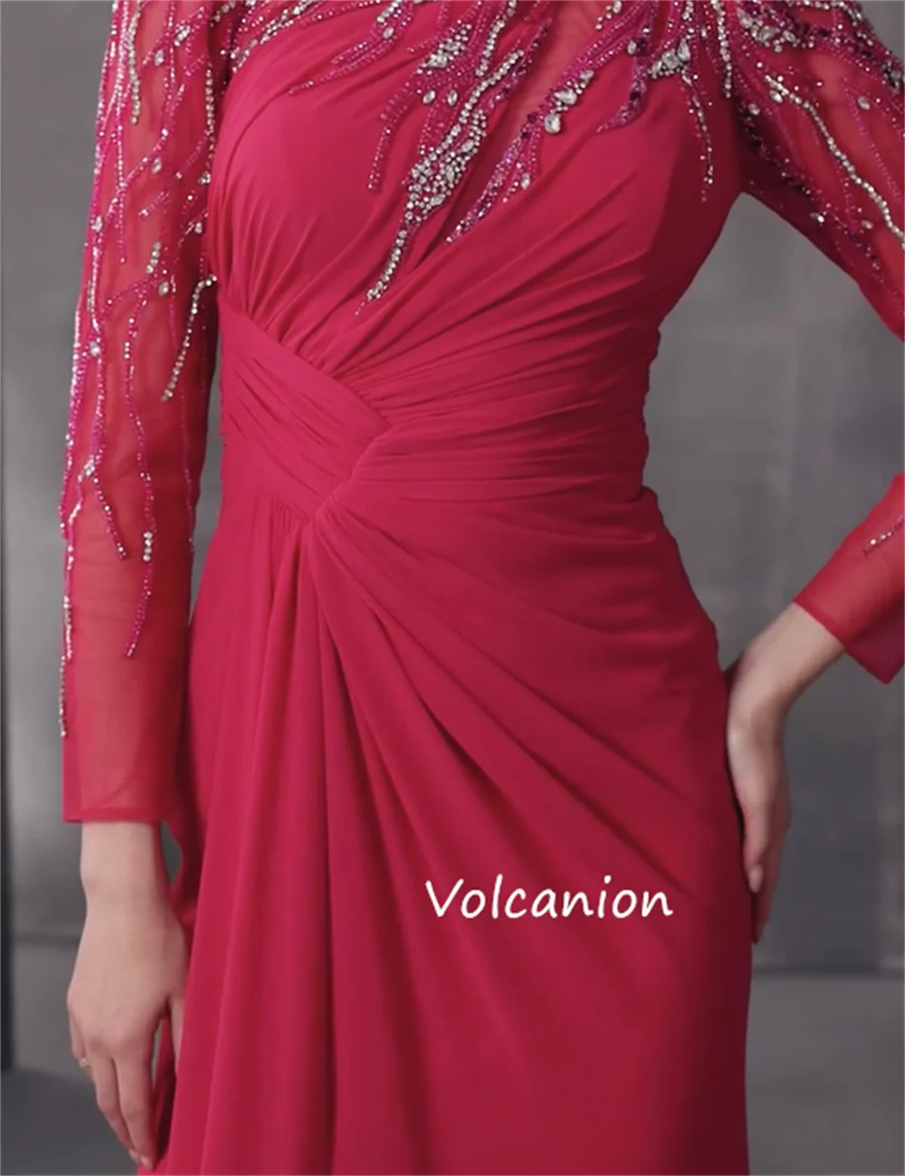 カスタマイズされたマッチングシフォンプリーツプリーツスパンコールストレートハイカラーロングドレスオーダーメイドの機会高品質