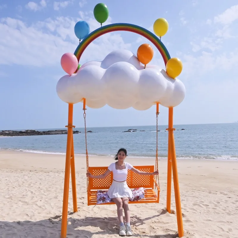 인터넷 유명인 사랑의 구름 무지개 더블 스윙 시트 조각상 야외용