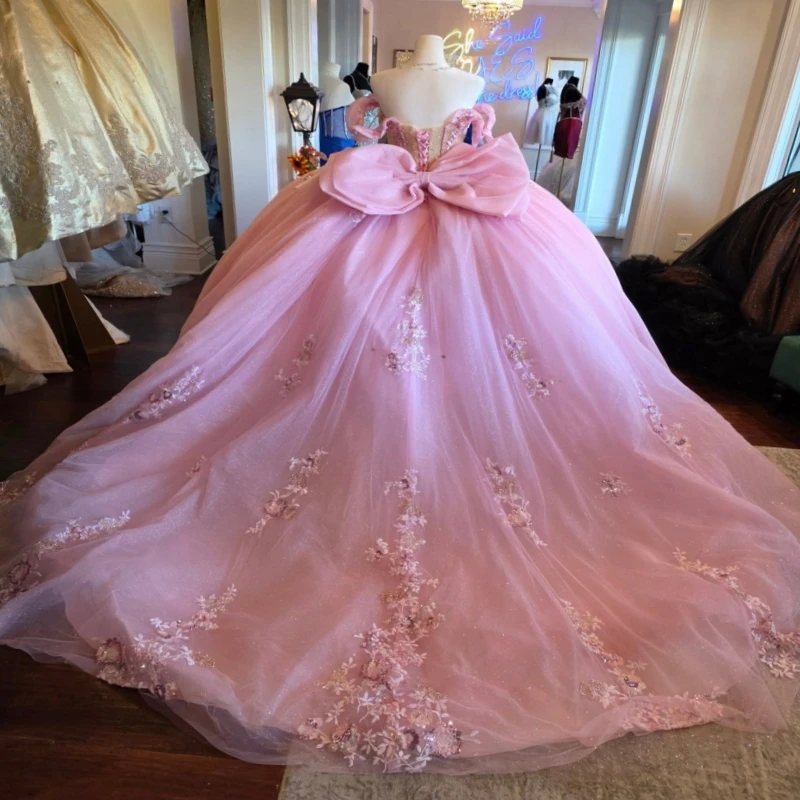 فساتين Quinceanera الوردية اللامعة قبالة الكتف الترتر زين الدانتيل الديكور القوس تول حفلة عيد ميلاد الحلو 16 فستان Vestidos 15