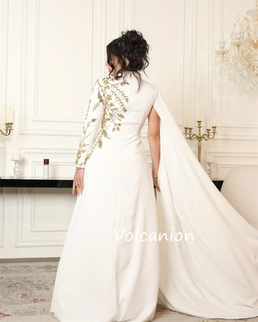 Gaun Panjang Kerah Tinggi A-line Wiru Berpayet Jersey Indah yang Disesuaikan Fashion Formal Acara Dipesan Lebih Dahulu