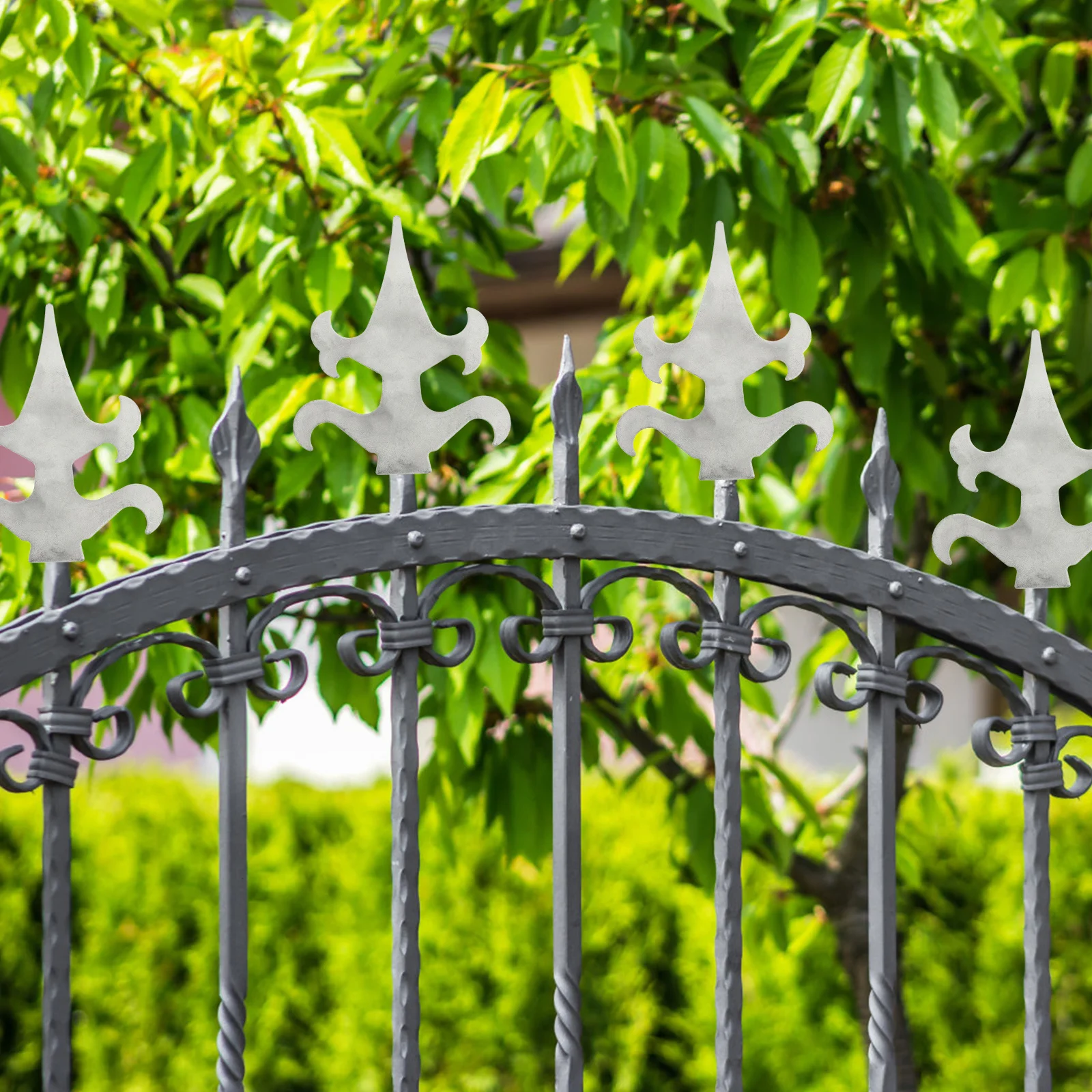 

2Pcs Iron Fence Toppers Decorative Finials Elegant Fence Post Tops Yard Garden Decor Finial Post Tops Yard Decorations