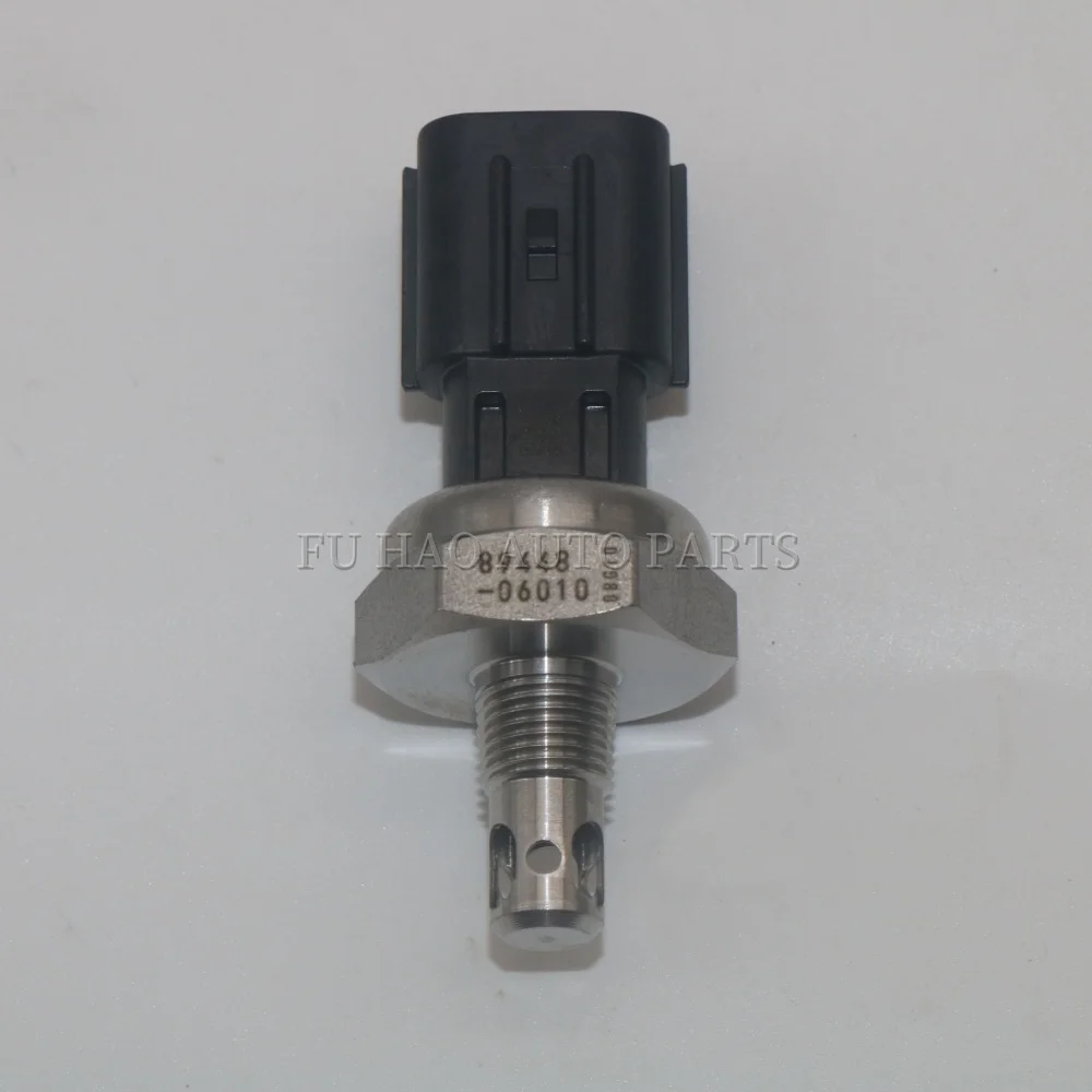 

89448-06010 89448-33010 Engine Oil Pressure Sensor Switch for Lexus ES250 NX350h 2019-2023 Toyota Camry Corolla Prius 2018-2024