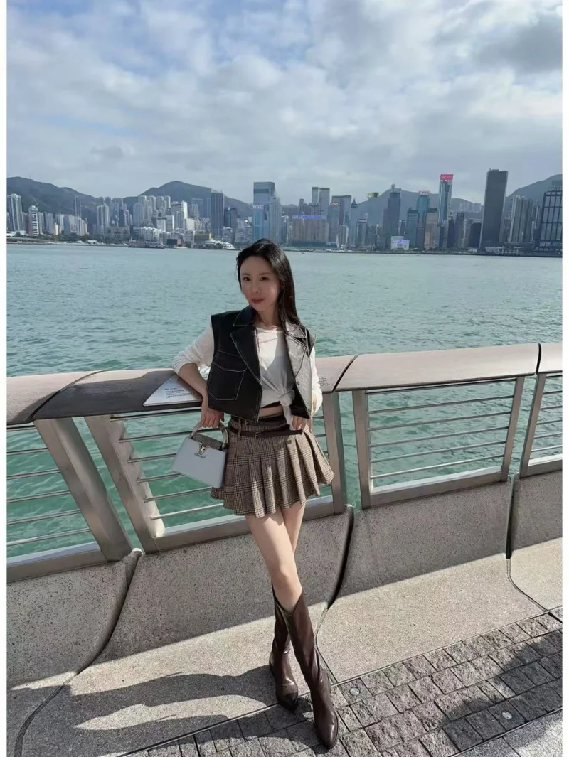 LIBIELIY 秋の新作レディース Y2k ファッションレトロオールドルーズバージョンラペルノースリーブイミテーションレザーショートベストクールベスト