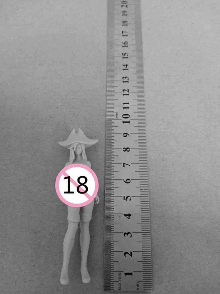 Figura de resina a escala 1/24, chica pirata Nsfw, Kit de modelo de ensamblaje DIY, escultura de juguete sin montar y sin pintar