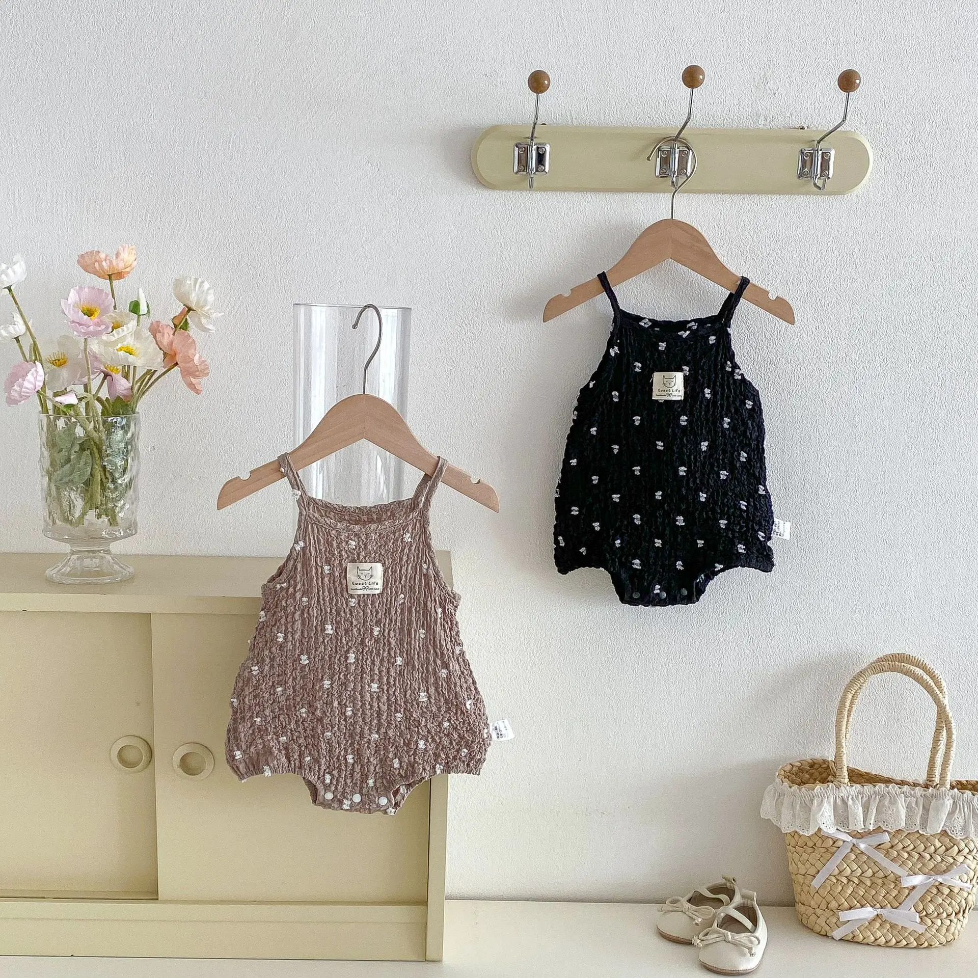 

Летний новый комбинезон-боди без рукавов для малышей 2026 года, милый детский комбинезон с мультяшным принтом для девочек, хлопковая одежда для малышей