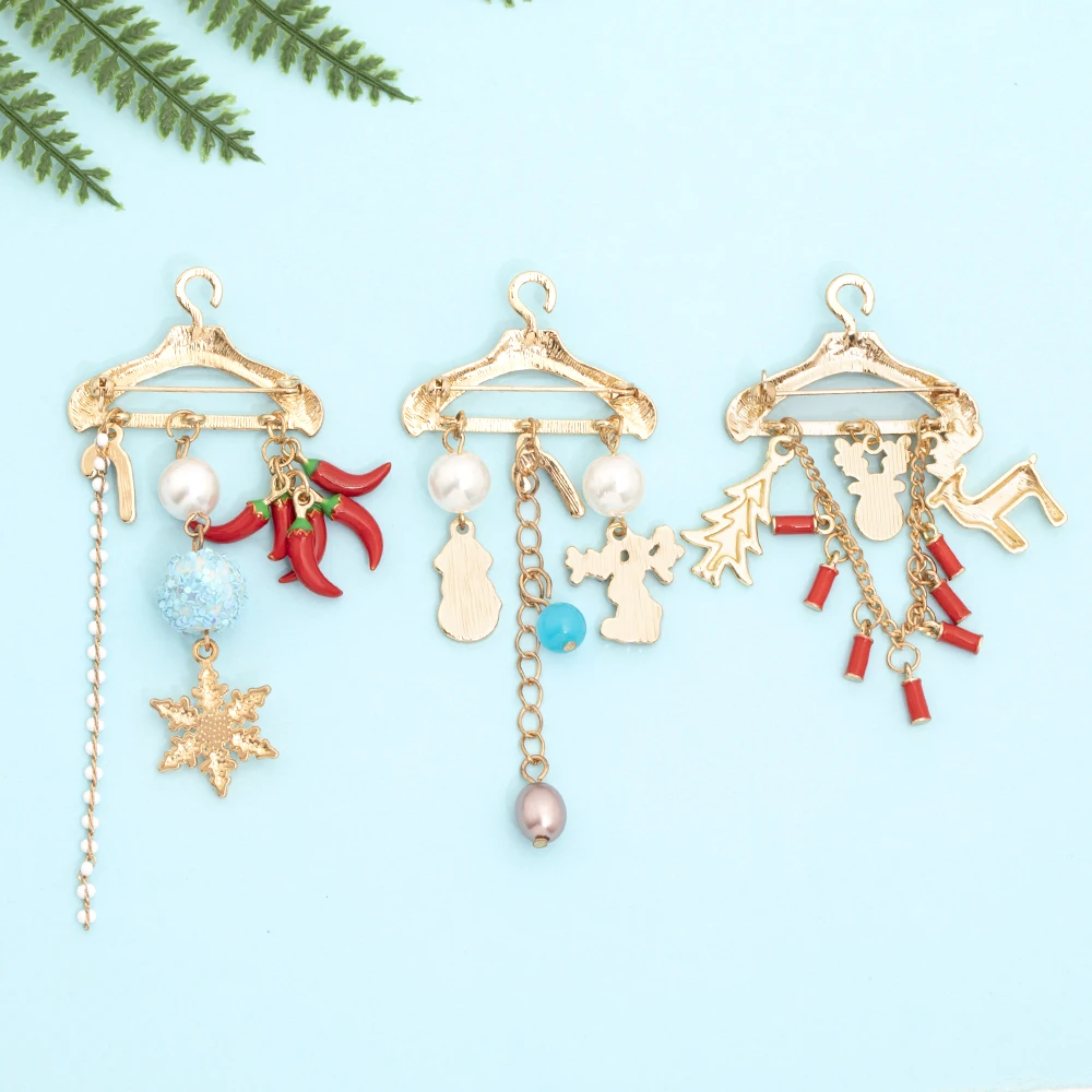 Christmas Reindeer Tree Candy Canes Snowman Snowflake Charms Drop Lapel Pins Maroon Chain Hanger Brooches Xmas Jewelry Gift