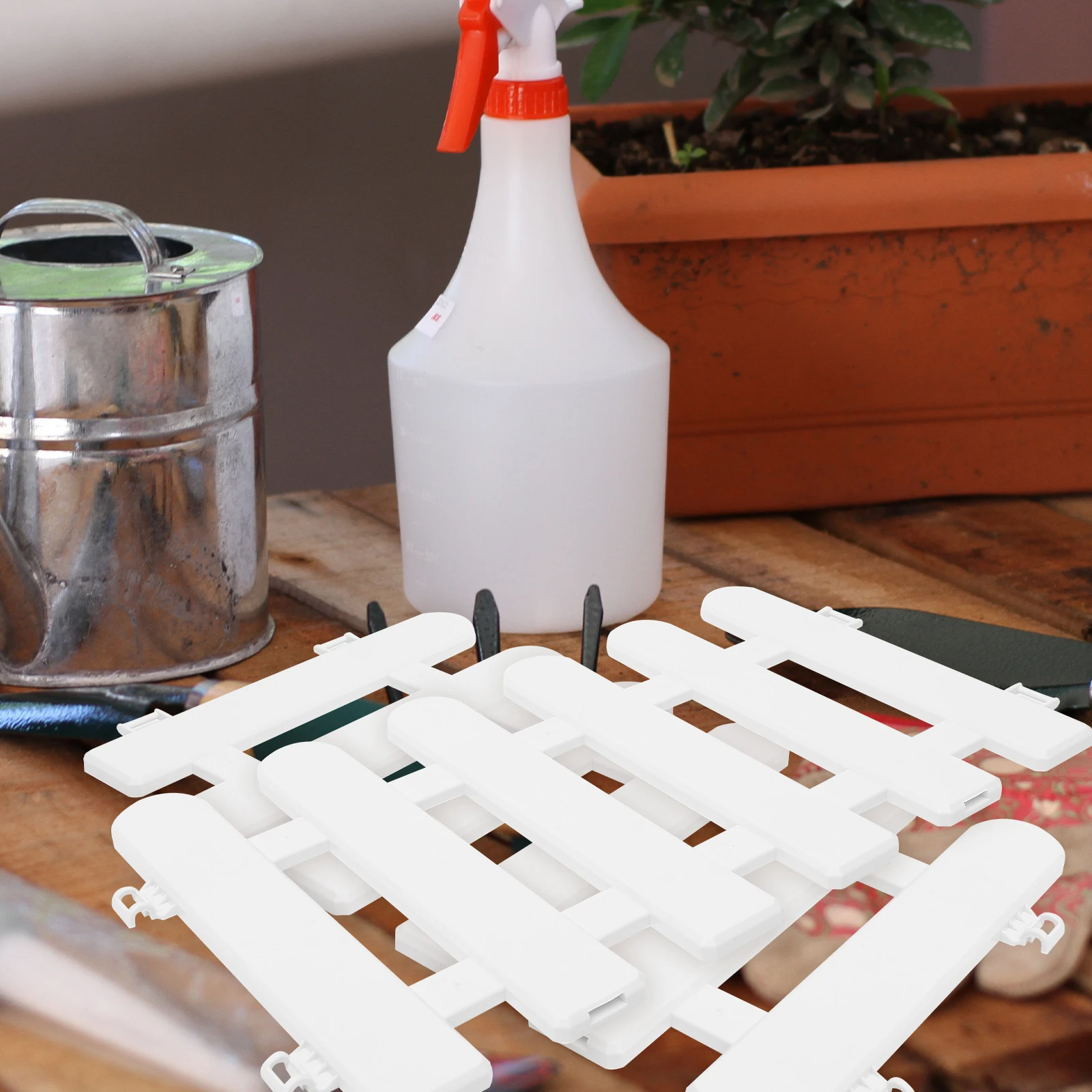 

5Pcs White PVC Small Garden Fence Flexible Picket Fence for Courtyard Flower Vegetable Garden Decoration 50x30cm