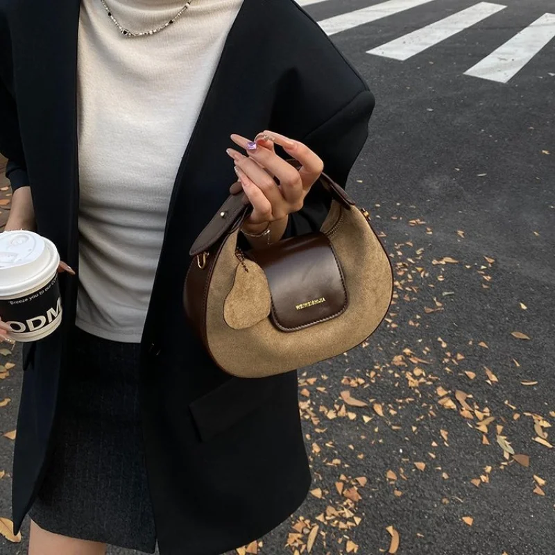 

Fashionable Women's Tote Bag Made Of Rivulet-Printed Leather With Trendy Paris Elegant Daily Style​