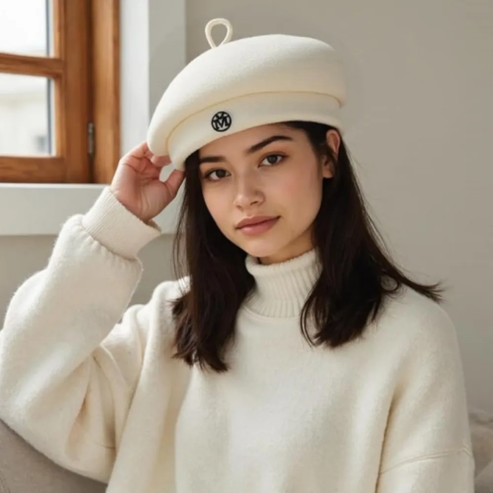 

Woolen Berets Cabbie Hat with Metal Charm Painter Hat Berets Baker Boy Hat for Street Strolling Woolen Fashion Hat