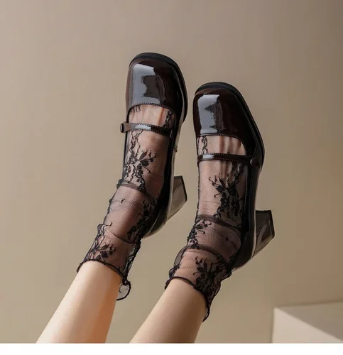 Imagen 2 del producto Calcetines Harajuku de encaje Floral transparente transpirable para mujer, calcetines de rejilla de malla dulce, calcetines divertidos suaves, medias Sox