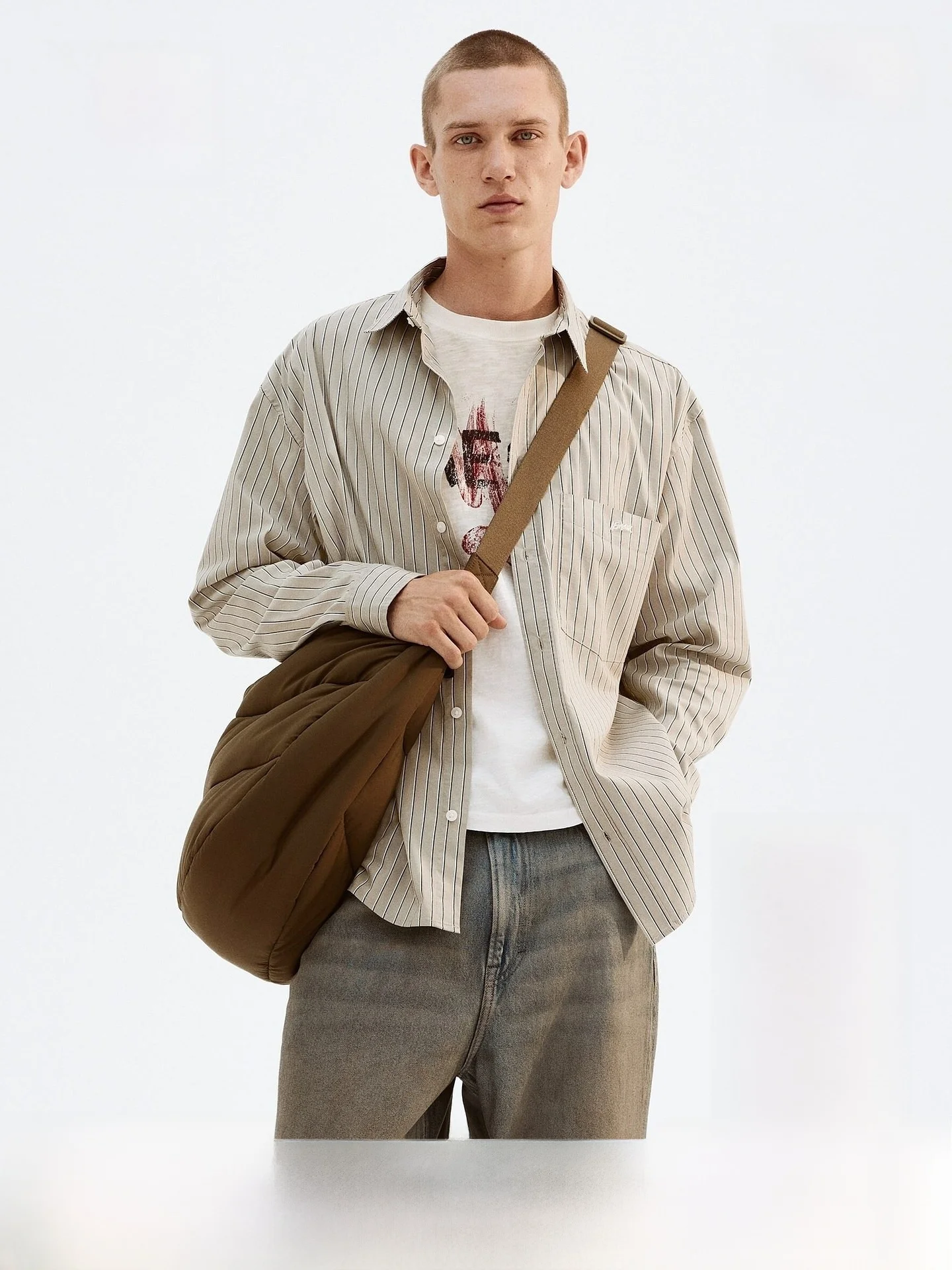 

Мужская рубашка H&M: весенняя, свободного кроя, из мягкой газовой ткани, в полоску, простая, с длинным рукавом, повседневная, комфортная, из смесового хлопка