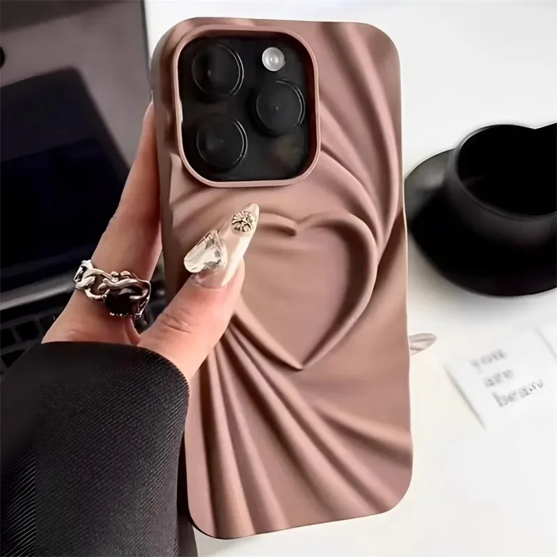 Cute 3D Pleated Love Heart Phone Case For iPhone 16 15 14 13 11 12 Pro Max Fashion Simple Solid Color Folded Shockproof Shell