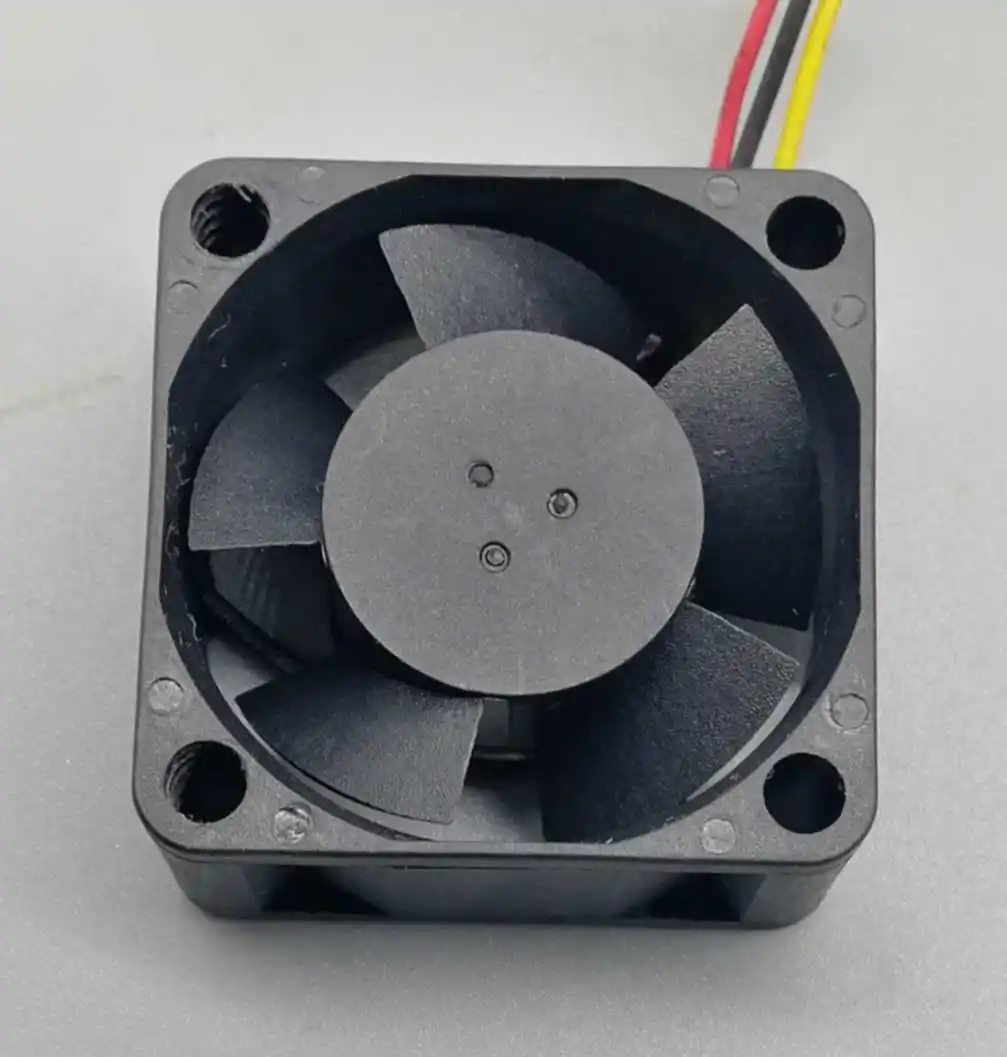 

MB40201VX-000C-A99 4020 12V 1.38W axial Cooling Fan