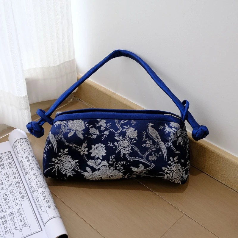 

Fashion Luxury Chinese Style Silk Bag Women Handbag Japanese Hand Embroidery Totes Cheongsam Female Cosplay Bags Clutch Purses