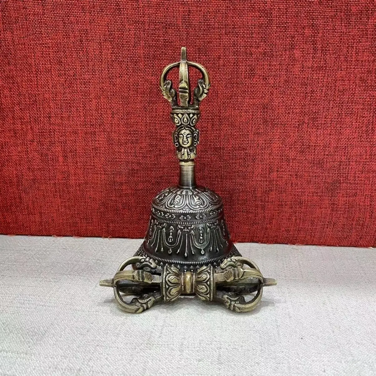 Nepal pure handmade diamond bell pestle pure copper diamond bell French bell sound is loud and long