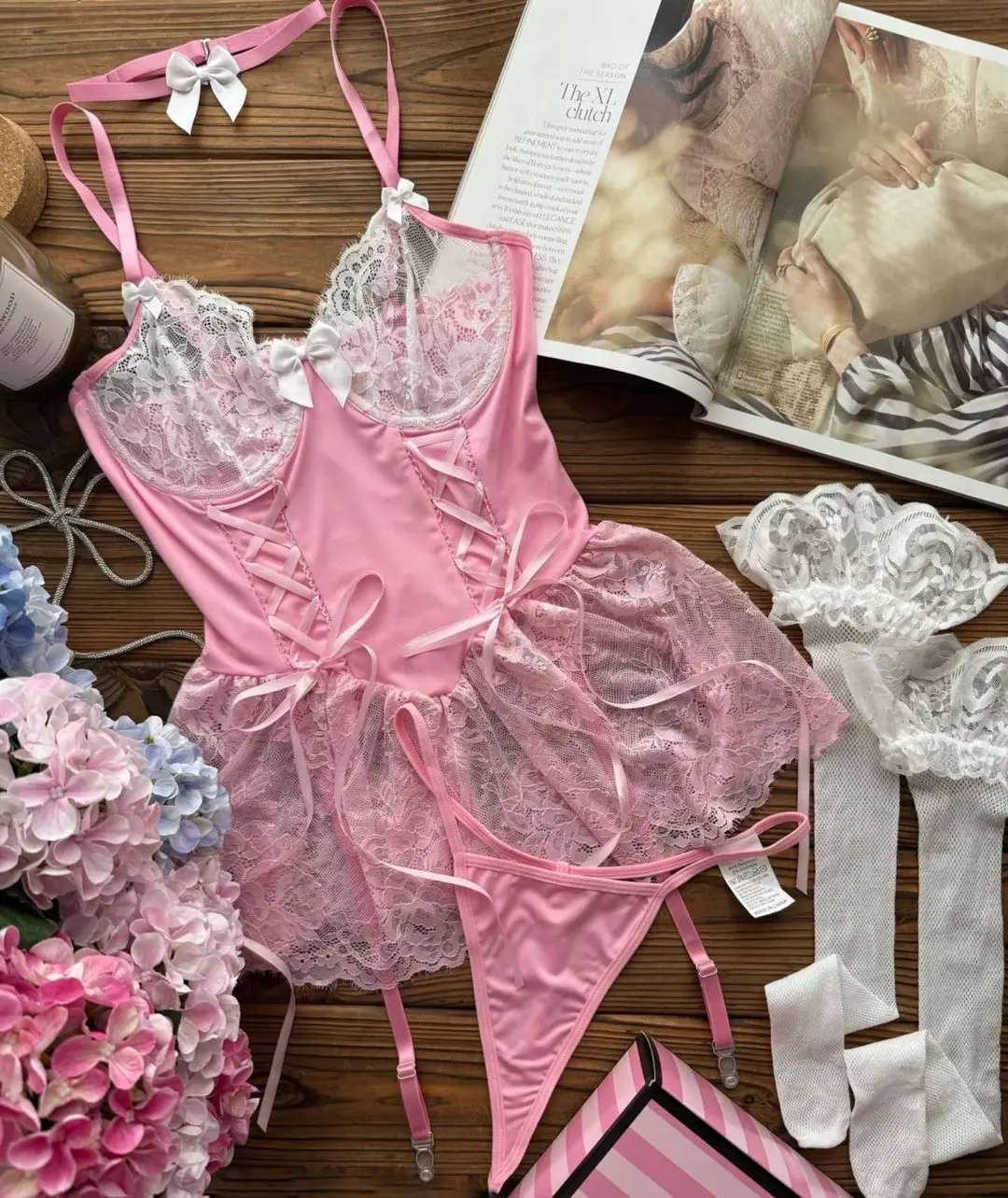 Ellolace Fancy Sexy Dessous Girly Rosa Korsettkleid mit Strumpf G-String Straffung Passendes 5-teiliges Sissy Lace Onlyfans Kit