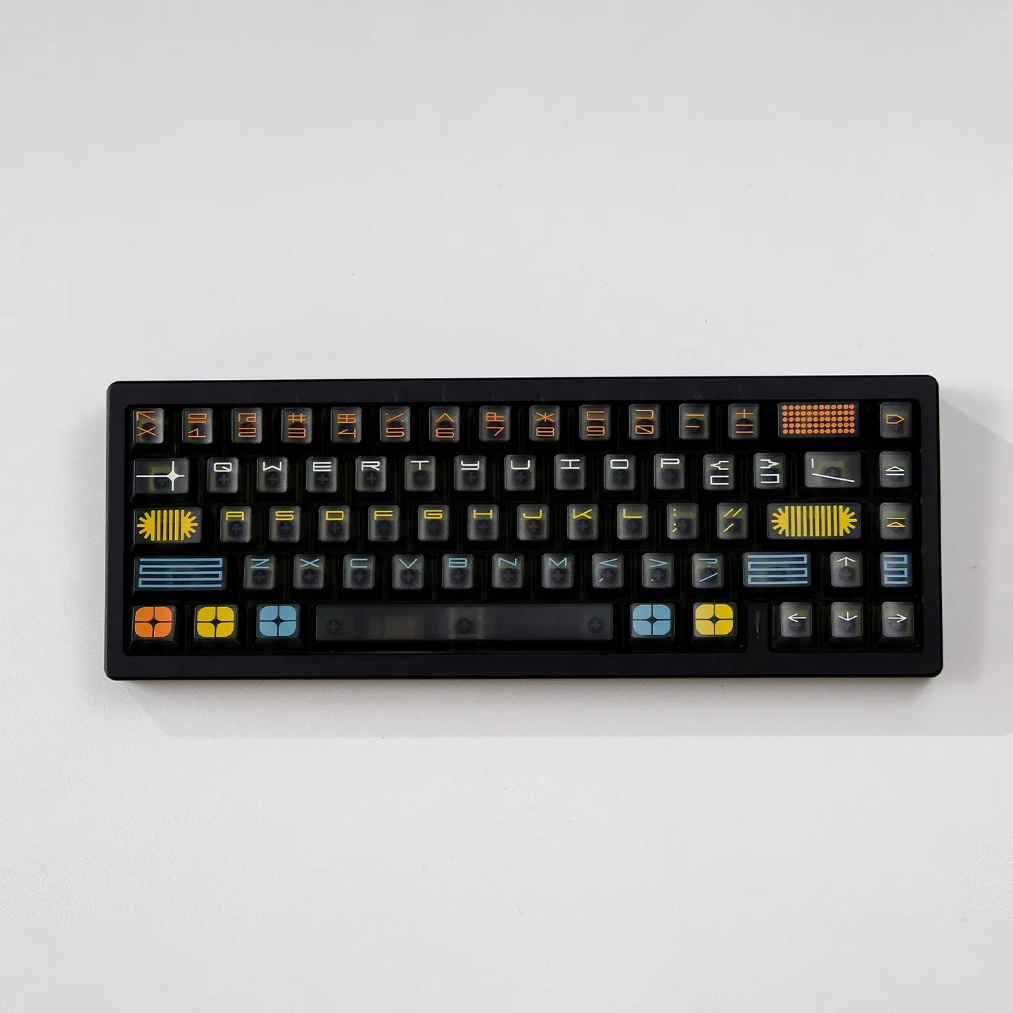 

Exposition theme Keycaps 122 keys Black Cherry Profile Transparent PC Keycaps Top Engraved keycaps For MX Mechanical Keyboard