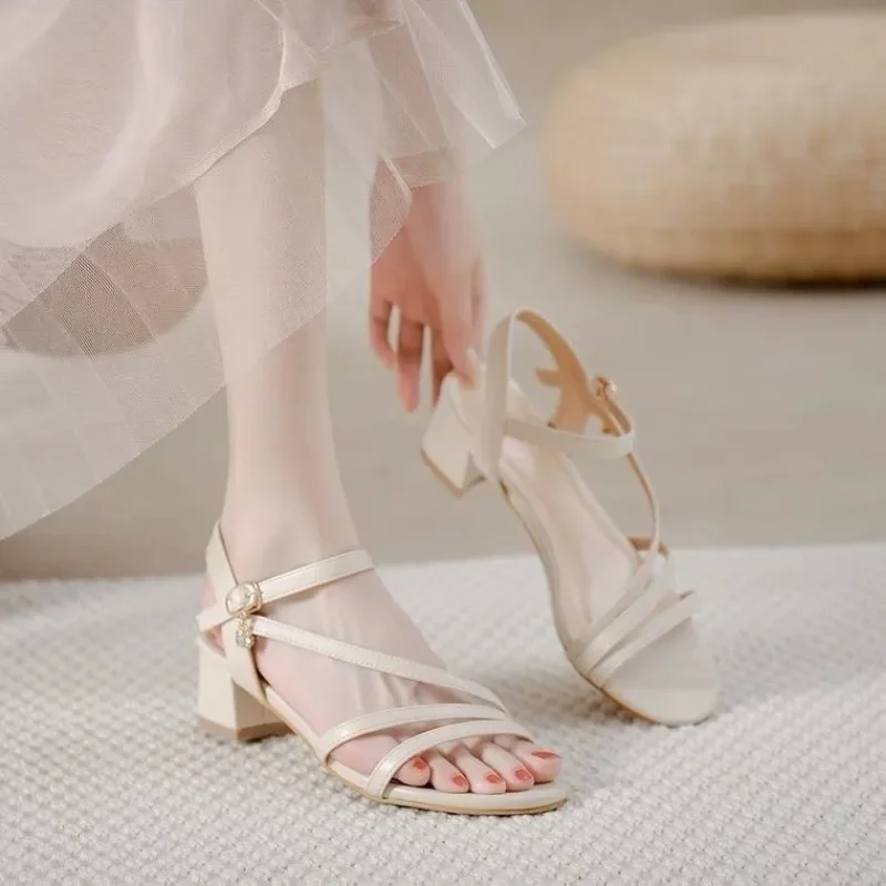 Sandalias de tacón medio para mujer, zapatos transpirables de moda coreana, elegantes e informales, 2024