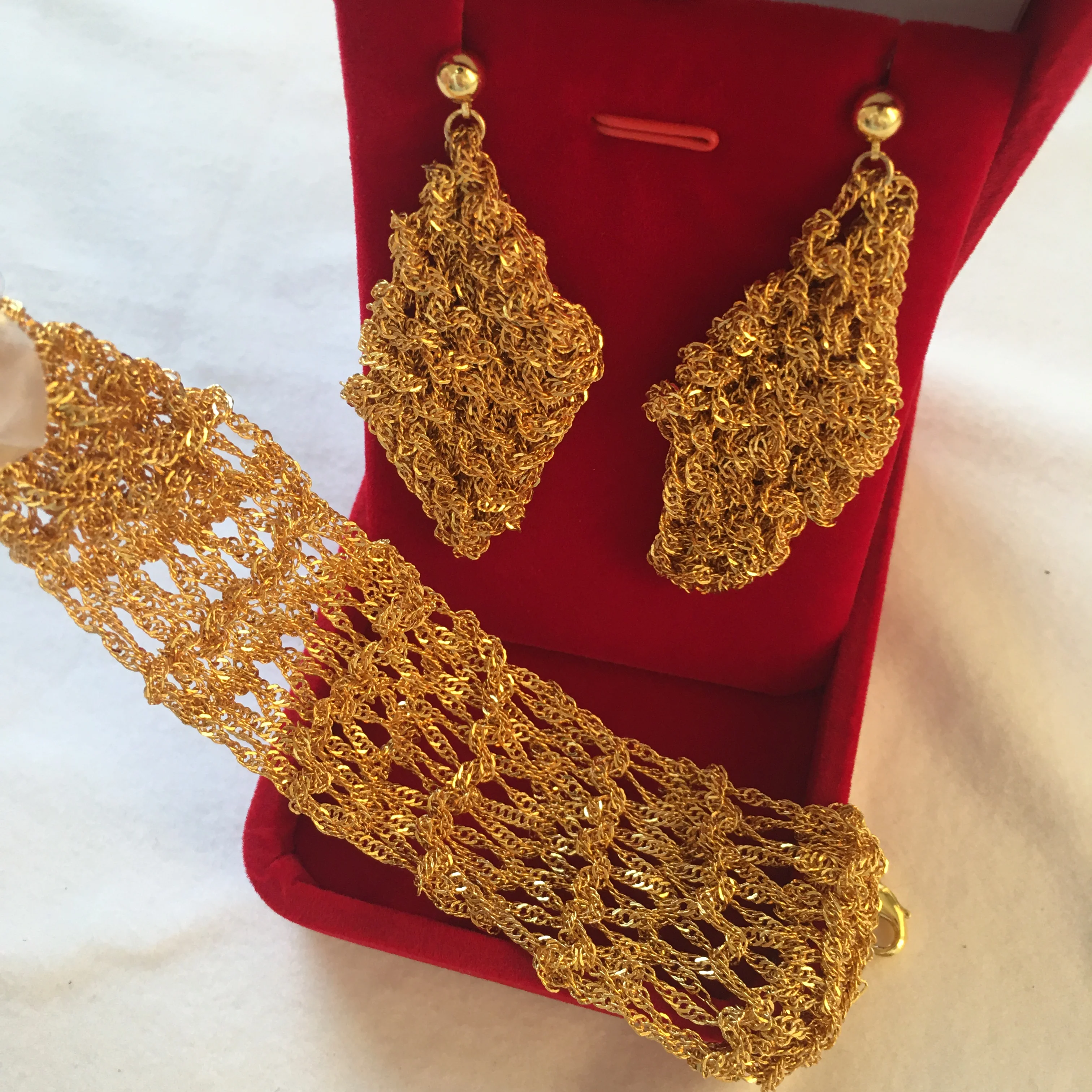 

Popodion Gold Plated Dubai Jewelry Bracelet Women's Earrings Party Exquisite Gift Fashion Two Piece Set 00011