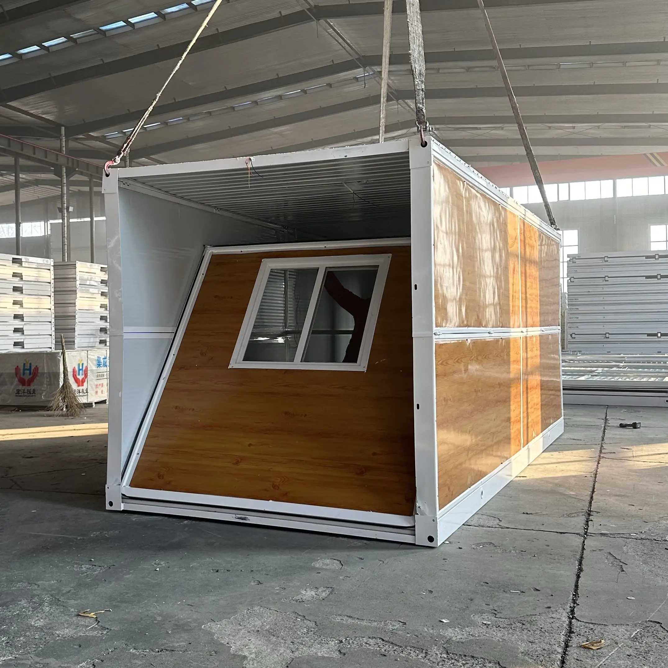 Foldable Prefab Container House 20Ft Modular House for Government Project Emergency Housing Fast Deployment Waterproof
