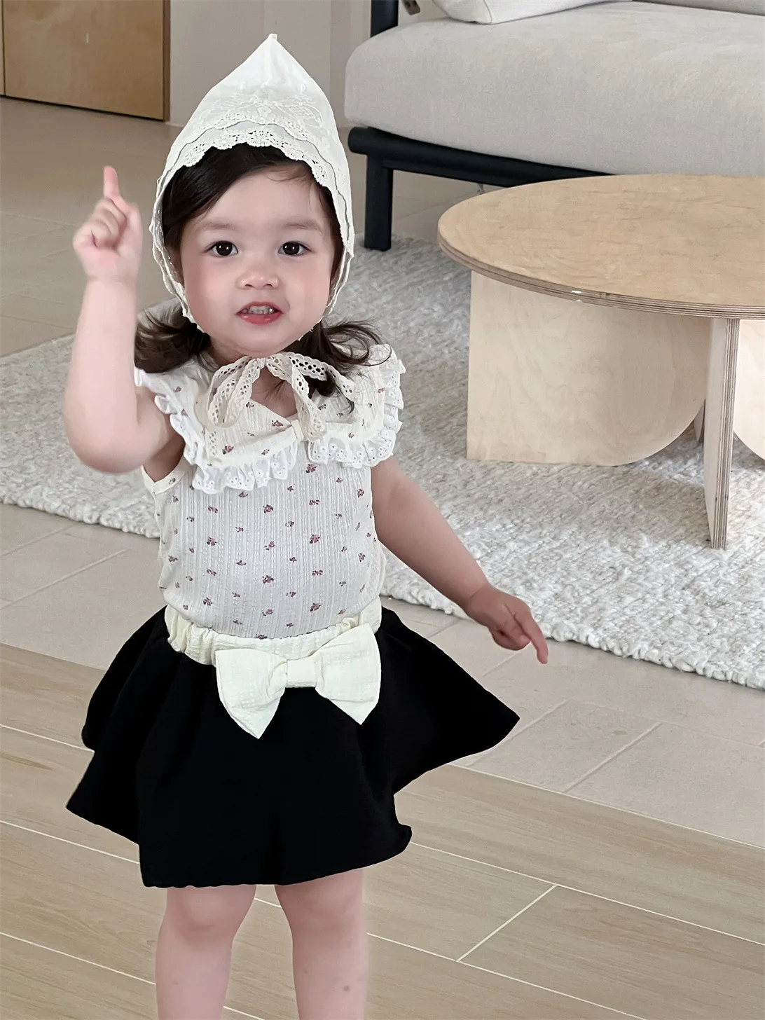 

2025 Summer New Baby Girl Sleeveless Floral T Shirts Cotton Infant Toddler Cute Lace Peter Pan Collar Girls Thin Princess Tops