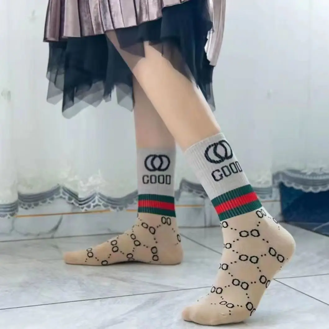 5/3 أزواج] جوارب نسائية فاخرة لعام 2025 - شريط لامع، مسامي ومضاد للميكروبات، جوارب دائرية عالية الجودة لمنتصف الساق مع حرف Pr