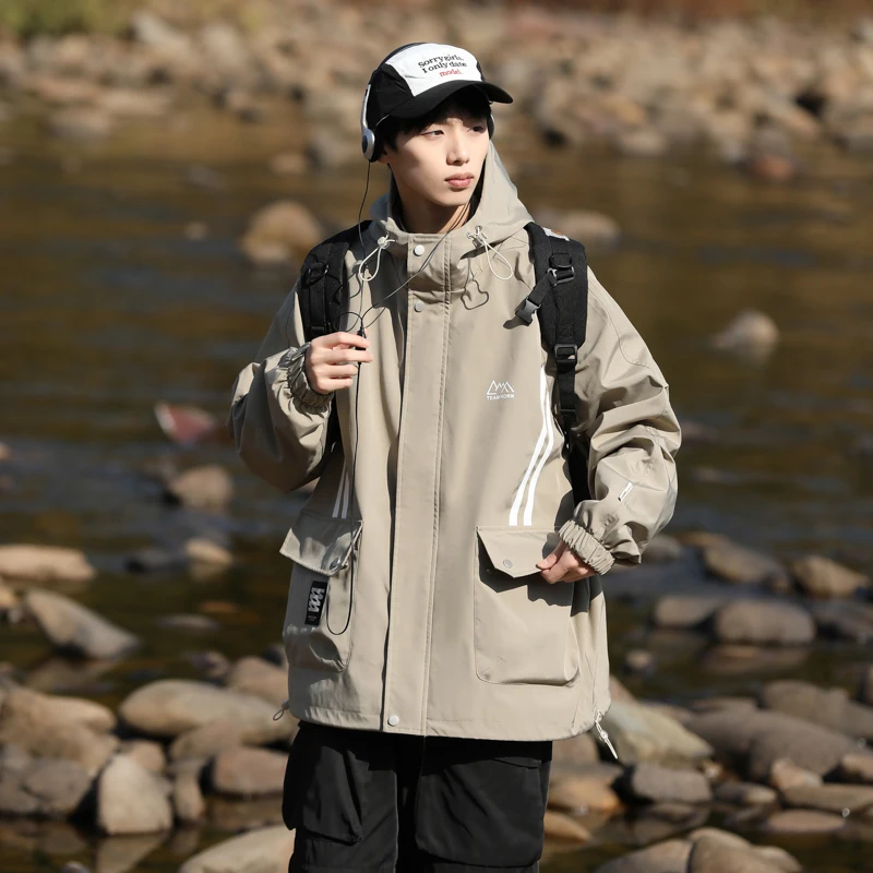 

Streetwear Outdoor Jacket Waterproof Unisex Men Women Hooded Loose Coat Hiking Spring Autumn Casual Windproof Windbreaker Couple