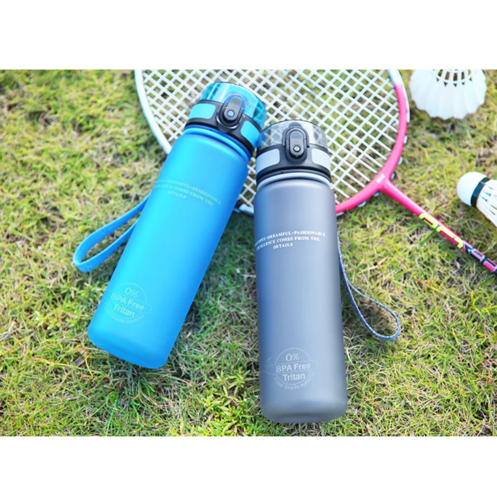 

Large Capacity Plastic Sports Kettle Portable Travel Leakproof Drinking Cup Comfortable Handle Fruit Infuser Sports Bottle