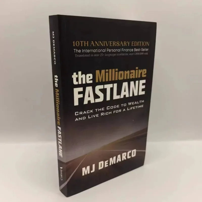 المليونير Fastlane من تأليف MJ DeMarco يكسر رمز الثروة والمعيشة الغنية لغطاء الورق مدى الحياة باللغة الإنجليزية