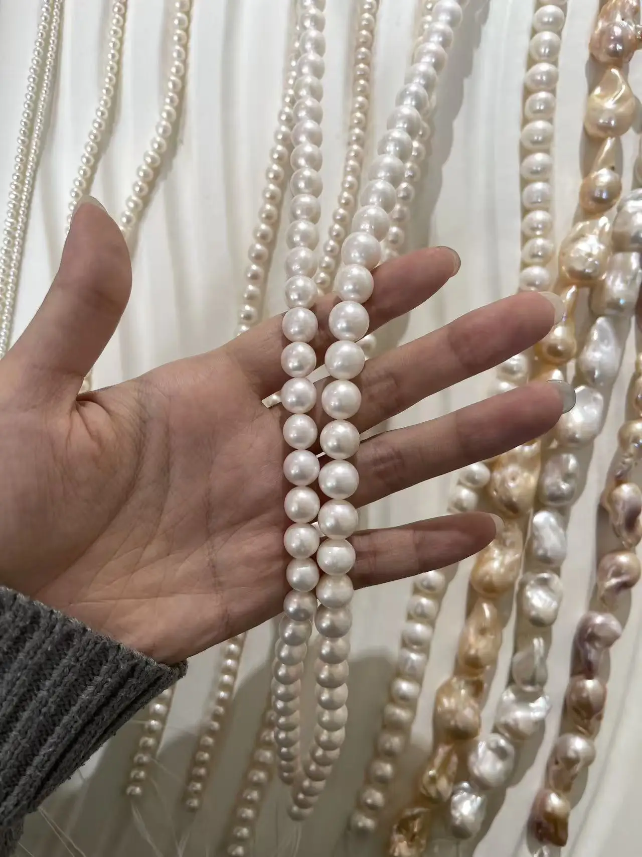 

Natural Pearl White Beads 3A Near Round Freshwater Pearls Wholesale For Jewelry Making Making Necklace Bracelet Accessories
