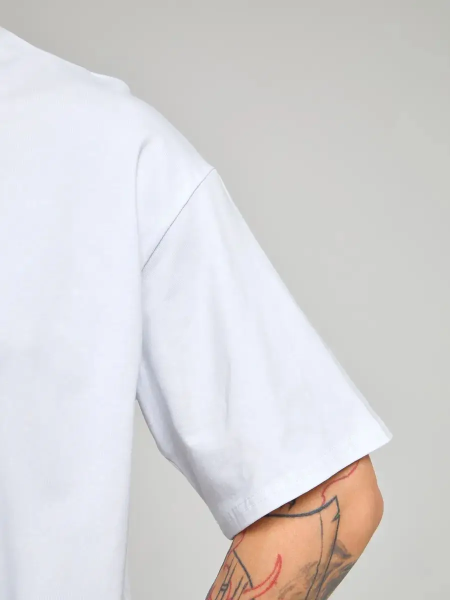 تي شيرت نسائي من High Street - قطن عضوي مطبوع عليه زهور بيضاء #2