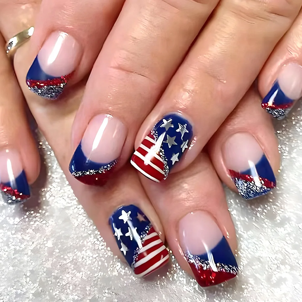Uñas postizas de estilo francés, brillantes, de longitud media, con diseño del Día de la Independencia, rayas rojas y blancas con purpurina plateada, juego de 24 piezas para uñas