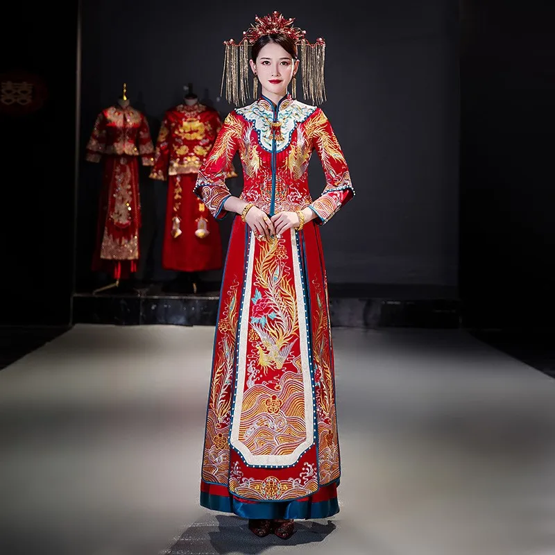 

New-style Chinese-style dragon and phoenix wedding gowns