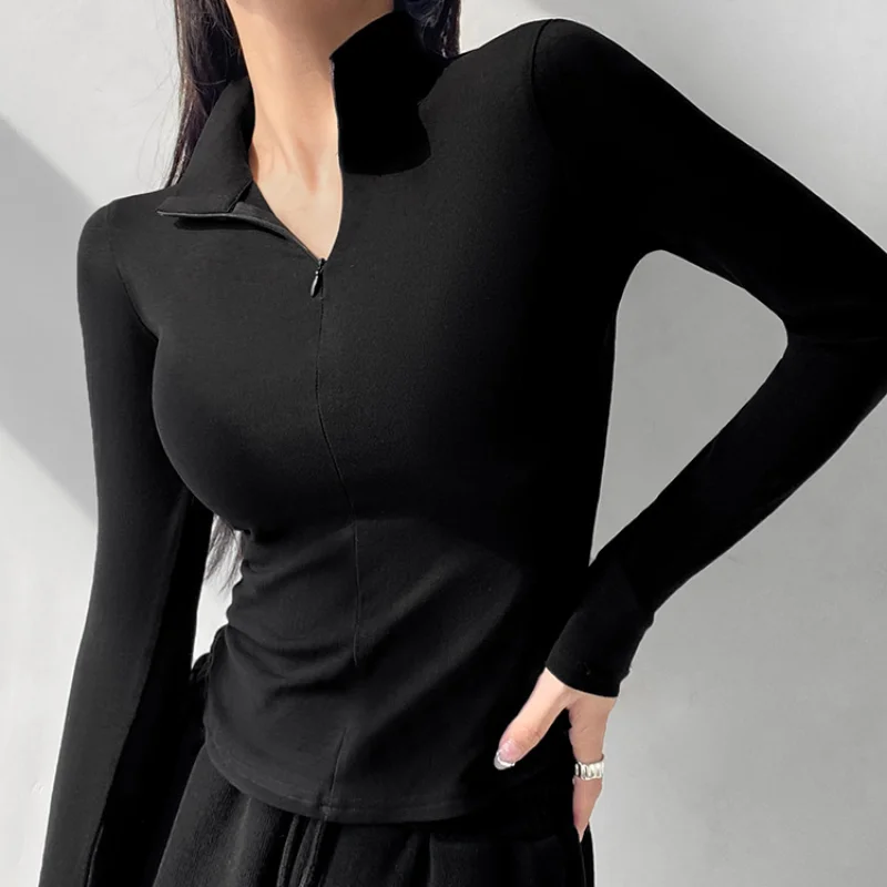 Slim fitting long sleeved bottom shirt for women's spring 2024 new zipper design with curved hem and irregular T-shirt top