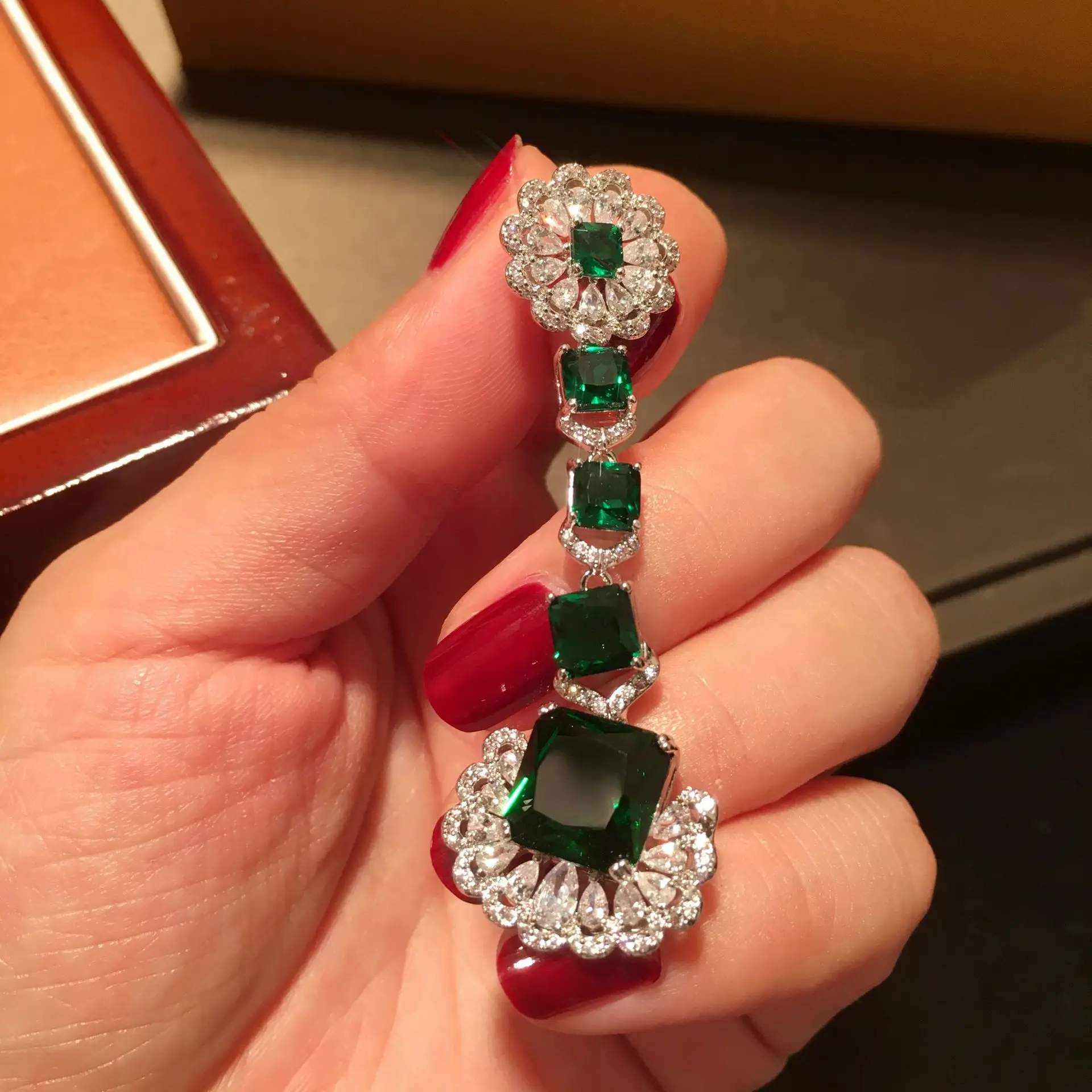 Retro Luxury Emerald Square Zircon 925 Silver Needle Grandmother Emerald Earrings Dress Banquet Girl