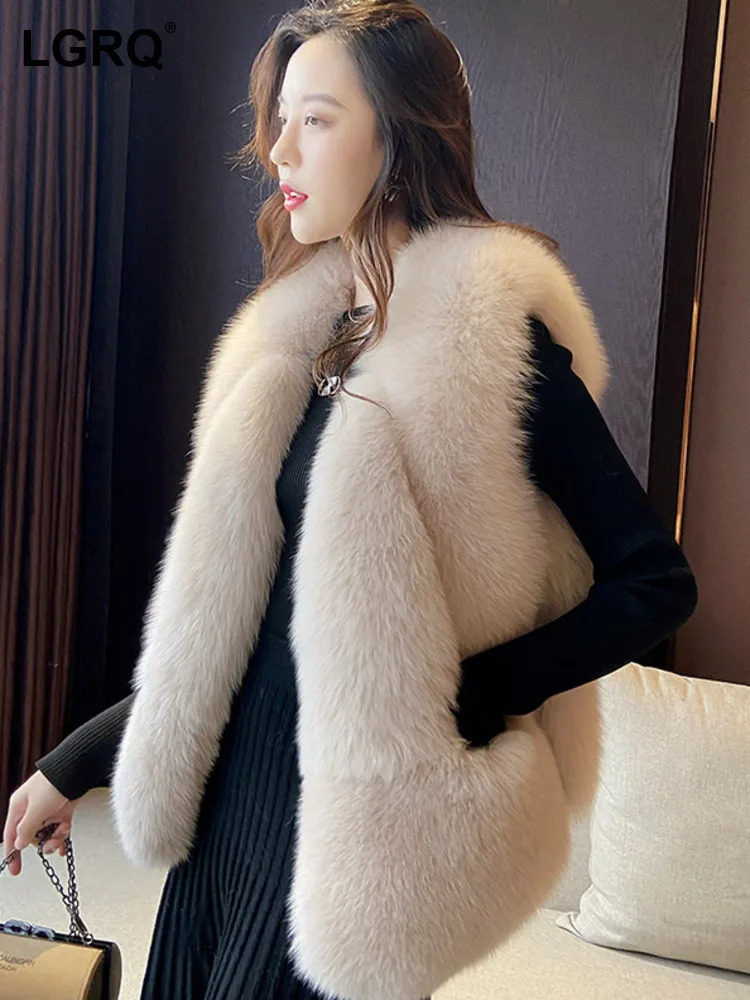 LGRQ 2024 New Winter Fashion Women Clothe V-neck Sleeveless Fur Pockets Short Vest Warm Thickness Fall WQ1000701.3XL