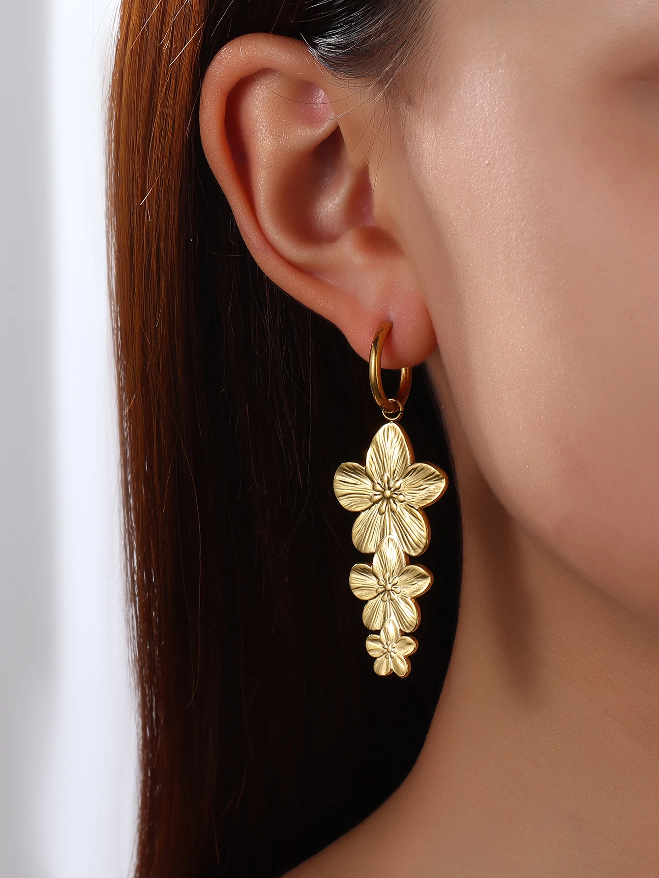 Exaggerated Stainless Steel Big Flower Dangle Hoop Earrings Vintage Statement Floral Charms Huggies Earrings Jewelry for Women