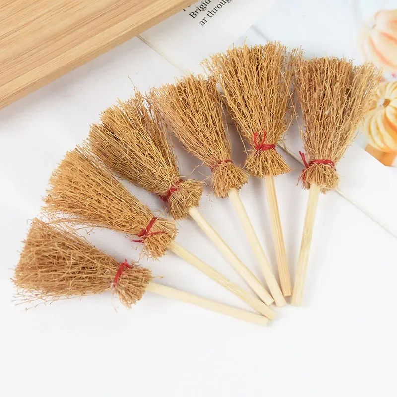 

10/20pcs Mini Broom Red Rope Straw Broom Hanging Decorations for Halloween Party Decor Costume Witch Broom Dollhouse Accessories