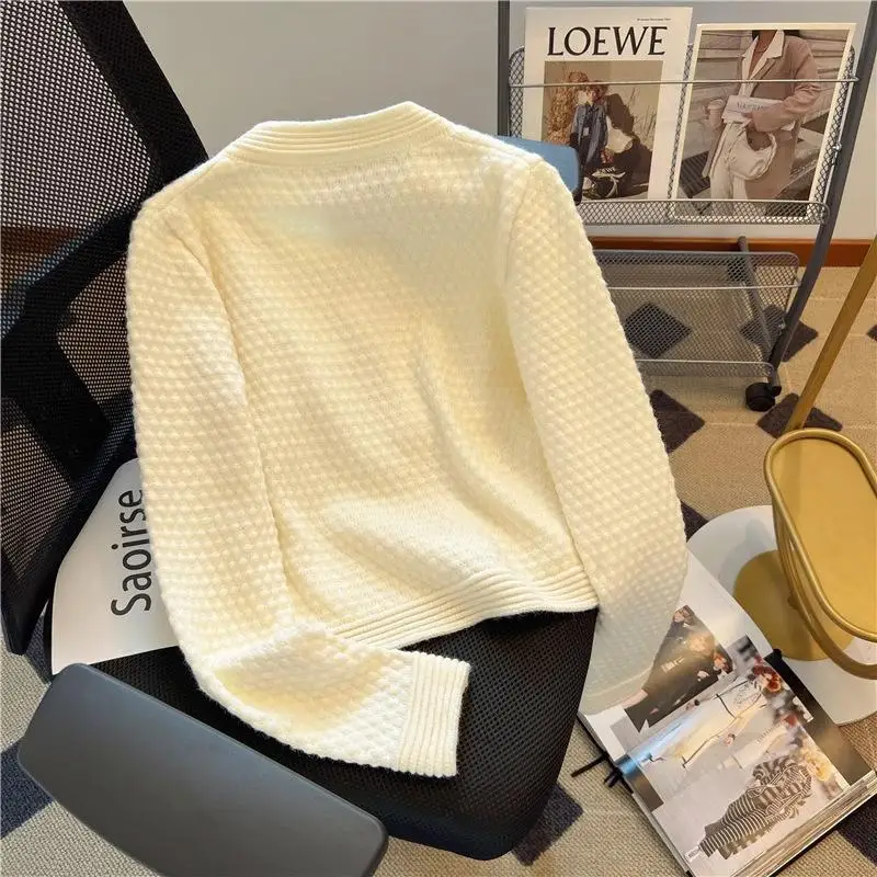 2026 Autumn/winter New Women Small Fragrant Style Butterfly Knot Nail Bead Sweater Cardigan Fashion Style Versatile Knitted Coat