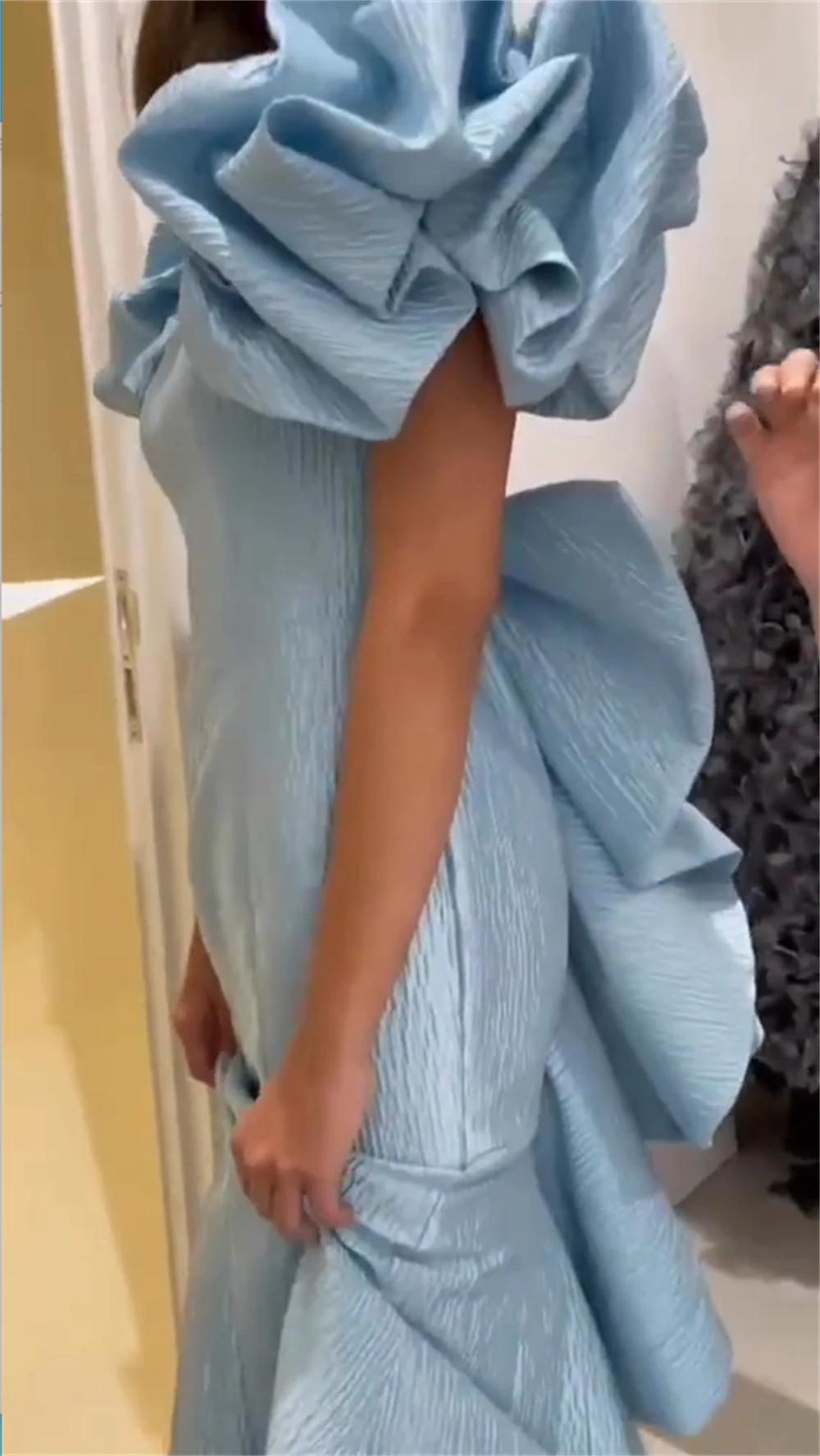 Personalizzato squisito tubino con spalle scoperte Celebrity piega drappeggiato in chiffon occasione abito da sera abito da ballo di lusso