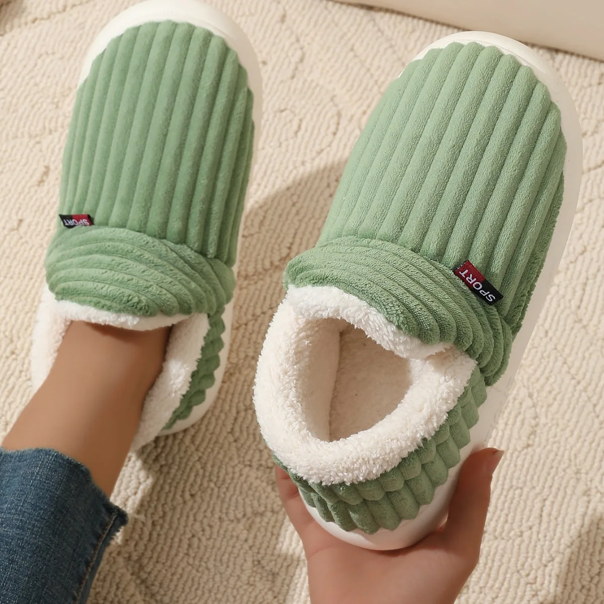 New Warm Short Plush Cotton Shoes Winter Women Cotton Shoes Platform Fur Nonslip Lady Shoes Comfort Casual House Men Shoes 2025