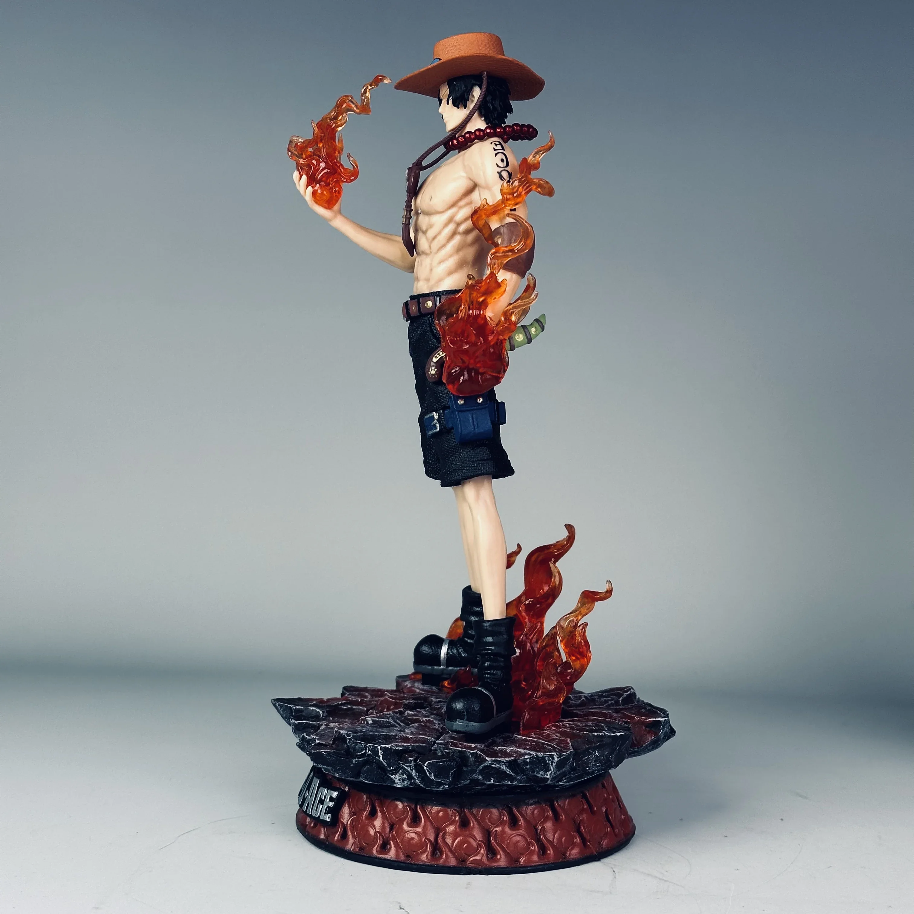 نموذج مجسم أنيمي من سلسلة Fire Fist Ace Pop مقاس 25 سم مقاس 25 سم لكل من الرجال والنساء ألعاب تزيين سطح المكتب