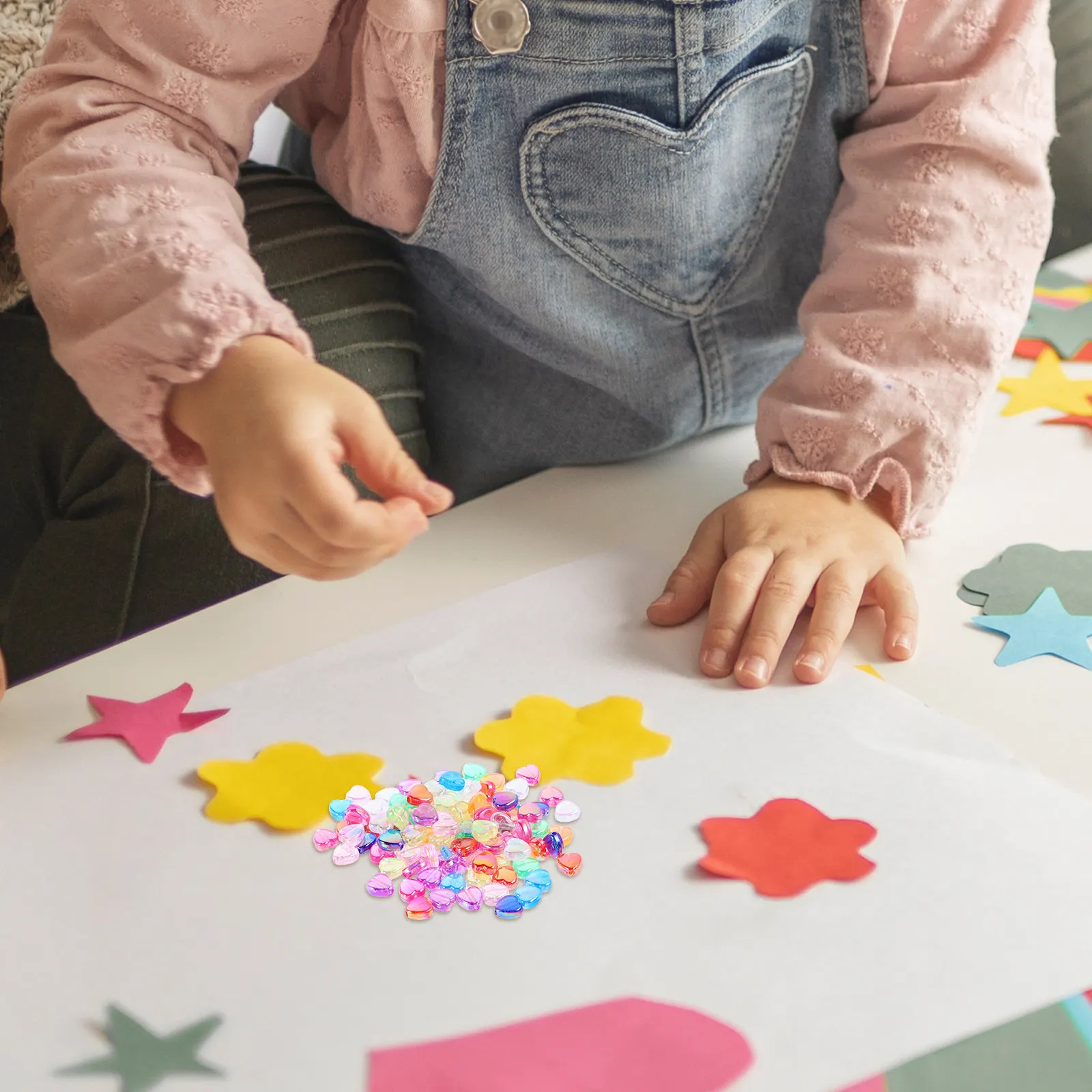 

600 шт. прозрачных акриловых бусин в форме звезд и сердец для изготовления украшений, браслетов, ожерелий, сережек, поделок своими руками, в стиле каваи